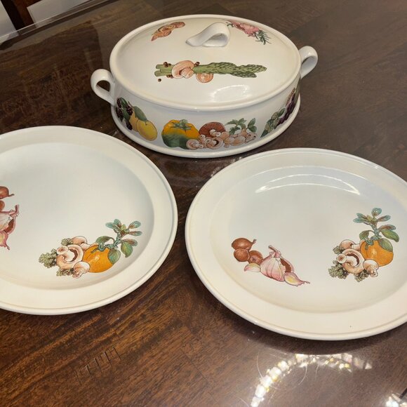 Wedgwood GOURMET pattern oval Covered Casserole Dish with Lid - Picture 10 of 11